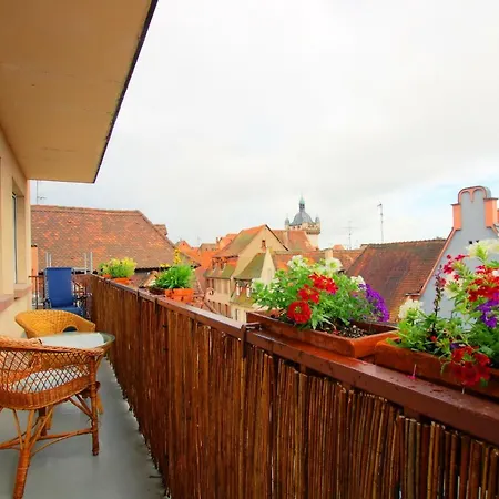 Au Berceau Des Cigognes *