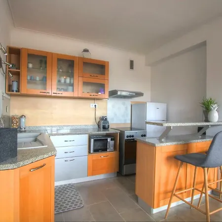 Au Berceau Des Cigognes